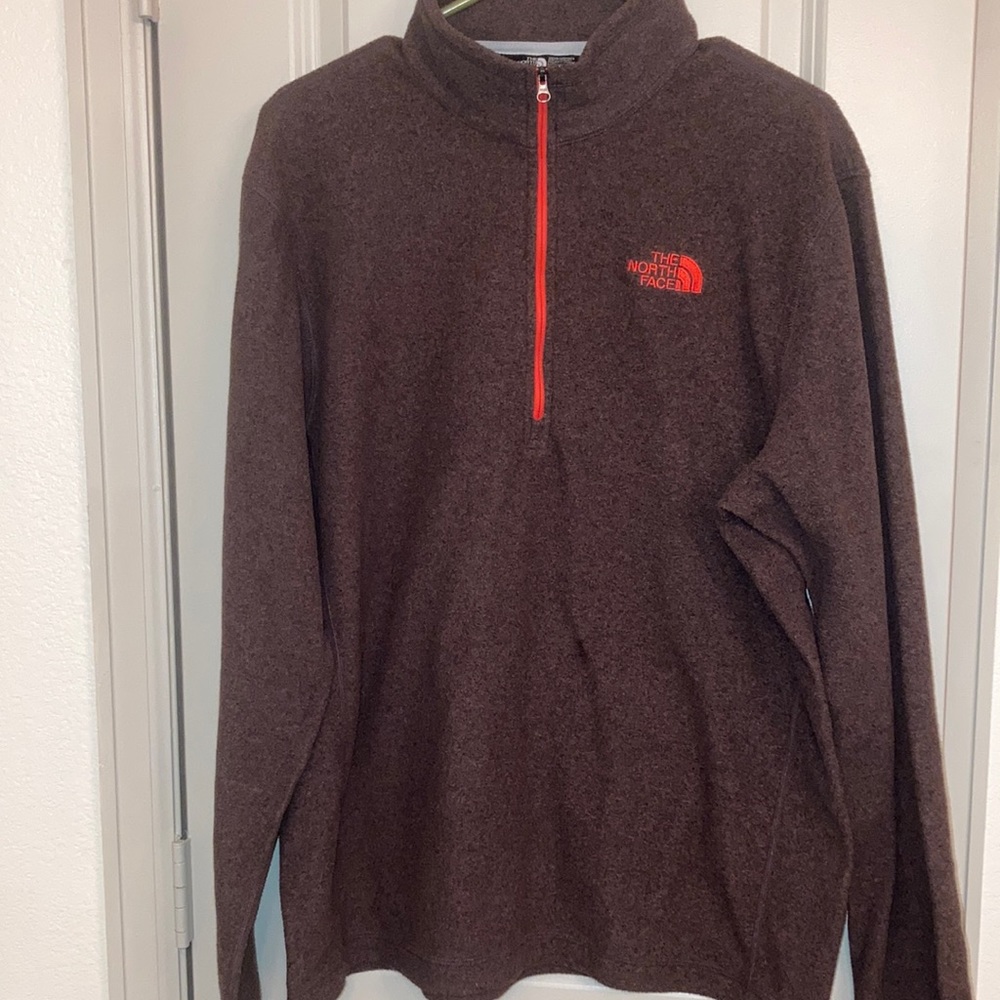 Men’s Large NORTHFACE three quarter zip up. NWOT.